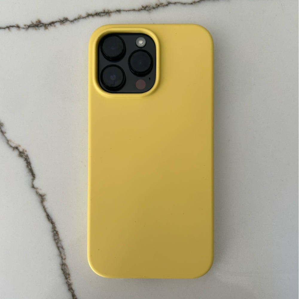 Elago iPhone 14 Pro Max Light Yellow Silicone Phone Case